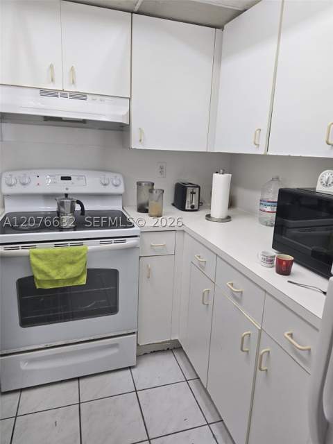 9688 Fontainebleau Blvd 409, Miami FL - photo 12 of 19