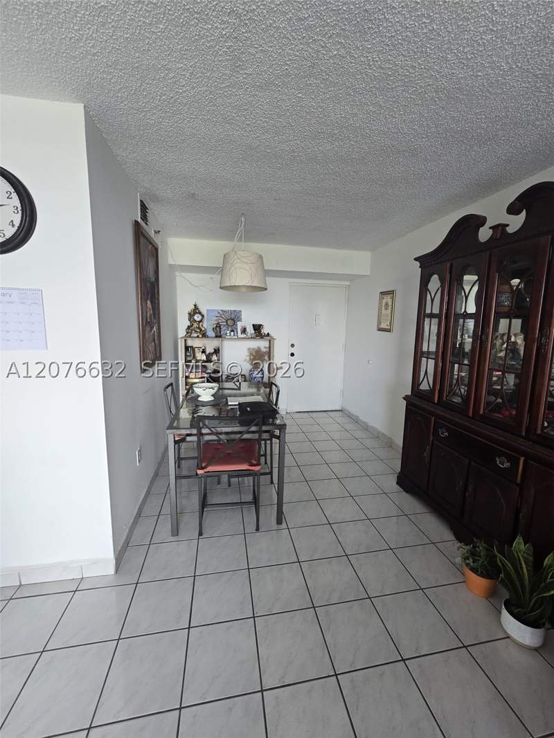 2 bedroom Condominium at 9688 Fontainebleau Blvd 409, Golfview Cl Fontainbl Pk, Miami — photo 2