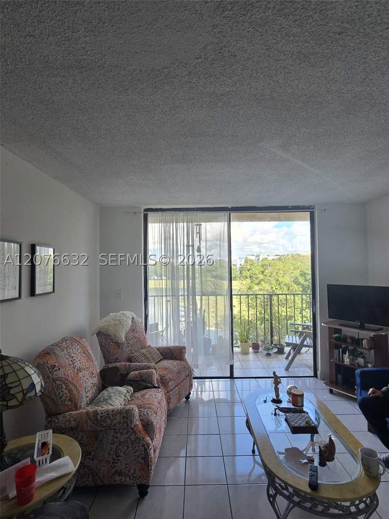 2 bedroom Condominium at 9688 Fontainebleau Blvd 409, Golfview Cl Fontainbl Pk, Miami — photo 5