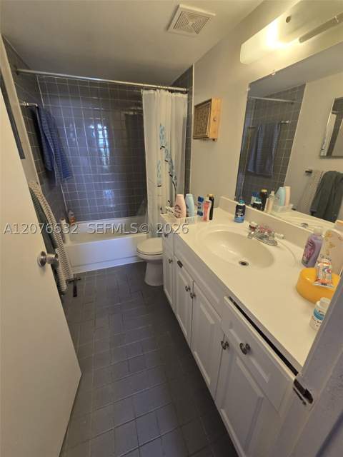 9688 Fontainebleau Blvd 409, Miami FL - photo 7 of 19