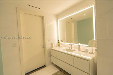300 Biscayne Boulevard Way 3109W, Miami FL - photo 17 of 43