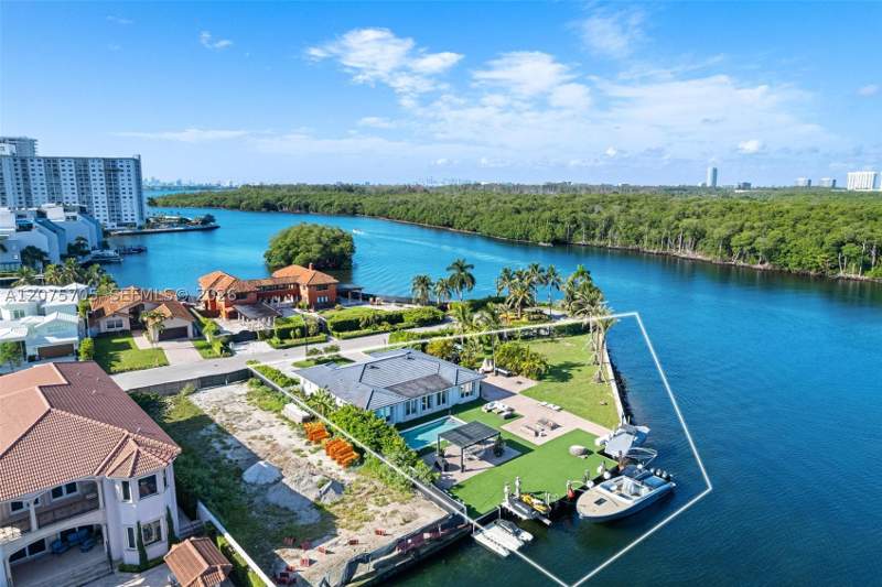 4 bedroom SingleFamilyResidence at 333 Atlantic Ave, Atlantic Island, Sunny Isles Beach — photo 2