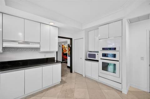 21050 Point Pl 403, Aventura FL - photo 17 of 75