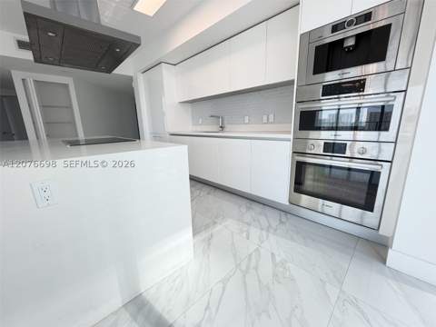 330 Sunny Isles Blvd 5-1008, Sunny Isles Beach FL - photo 10 of 38