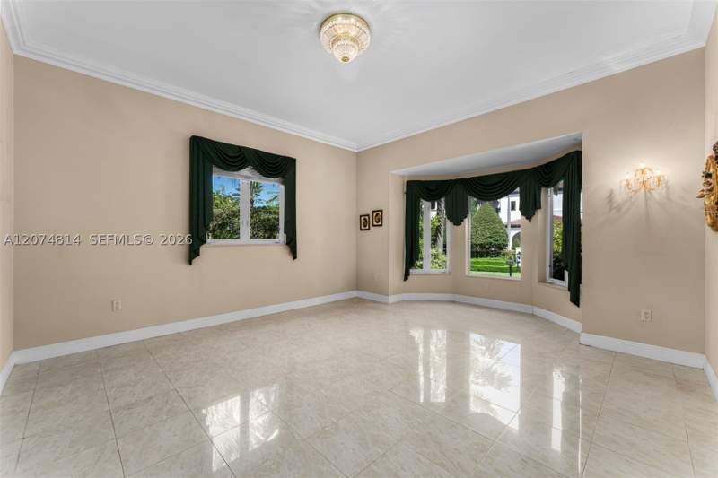 5 bedroom SingleFamilyResidence at 501 Bay Lane, Tropical Isle Homes Sub 3, Key Biscayne — photo 5