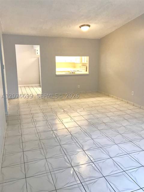 9810 Hammocks Blvd 202, Miami FL - photo 7 of 10