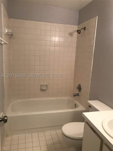 9810 Hammocks Blvd 202, Miami FL - photo 8 of 10