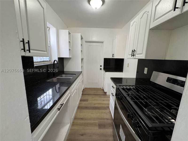 3 bedroom SingleFamilyResidence at 748 NE 127th St, Irons Manor A, North Miami — photo 4