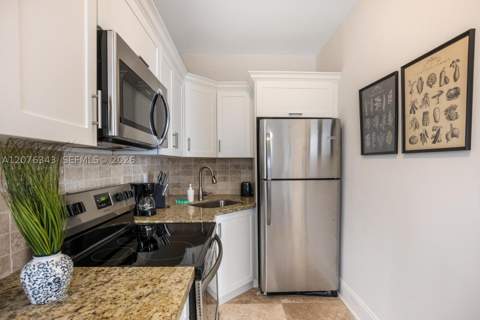 124 Mendoza Ave 4, Coral Gables FL - photo 7 of 14