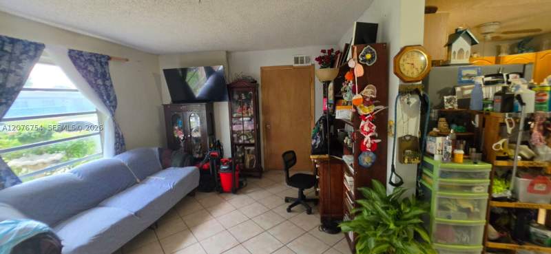 4 bedroom SingleFamilyResidence at 20602 SW 117th Ct, South Miami Heights Addn, Miami — photo 3