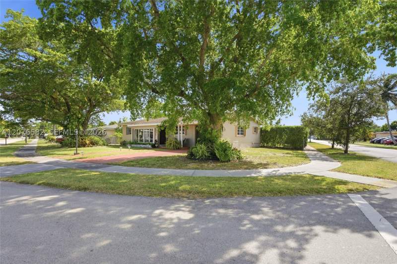 3 bedroom SingleFamilyResidence at 20510 Jacaranda Rd, Cutler Ridge Sec 4, Cutler Bay — photo 4