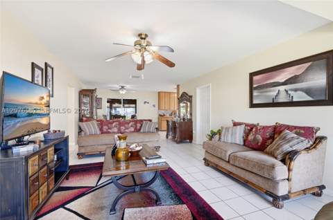 20510 Jacaranda Rd, Cutler Bay FL - photo 8 of 39