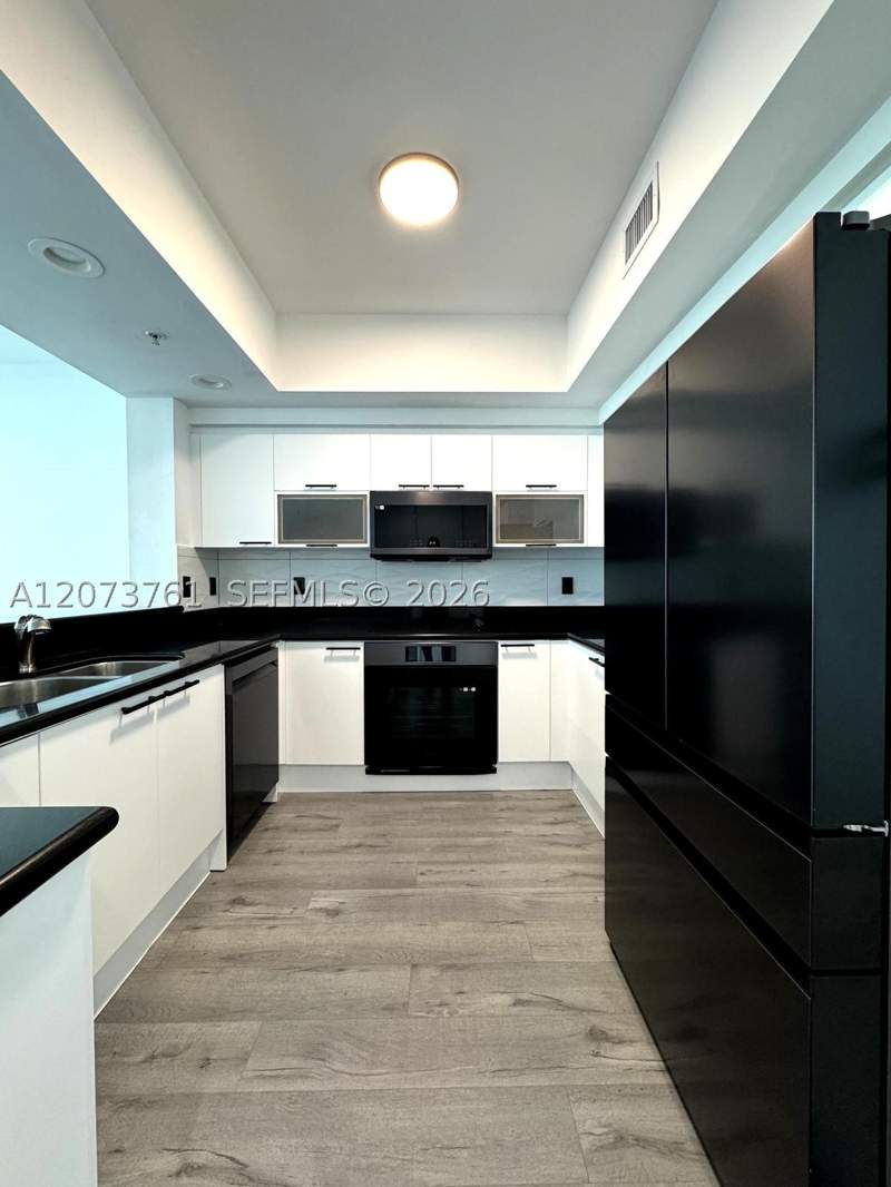 3 bedroom Condominium at 15051 Royal Oaks Ln 1403, The Oaks I Condo, North Miami — photo 2