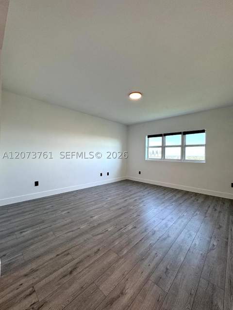 15051 Royal Oaks Ln 1403, North Miami FL - photo 9 of 12