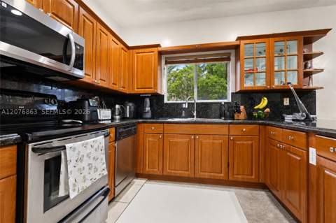 14465 SW 157th Path, Miami FL - photo 10 of 27