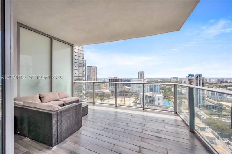 2 bedroom Condominium at 851 NE 1st Ave 2408, Paramount Miami Worldcent, Miami — photo 2