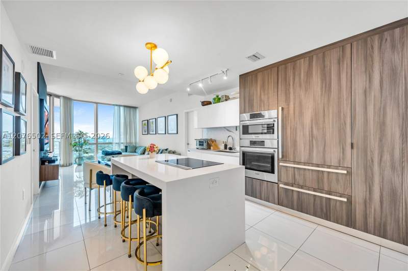 2 bedroom Condominium at 851 NE 1st Ave 2408, Paramount Miami Worldcent, Miami — photo 3