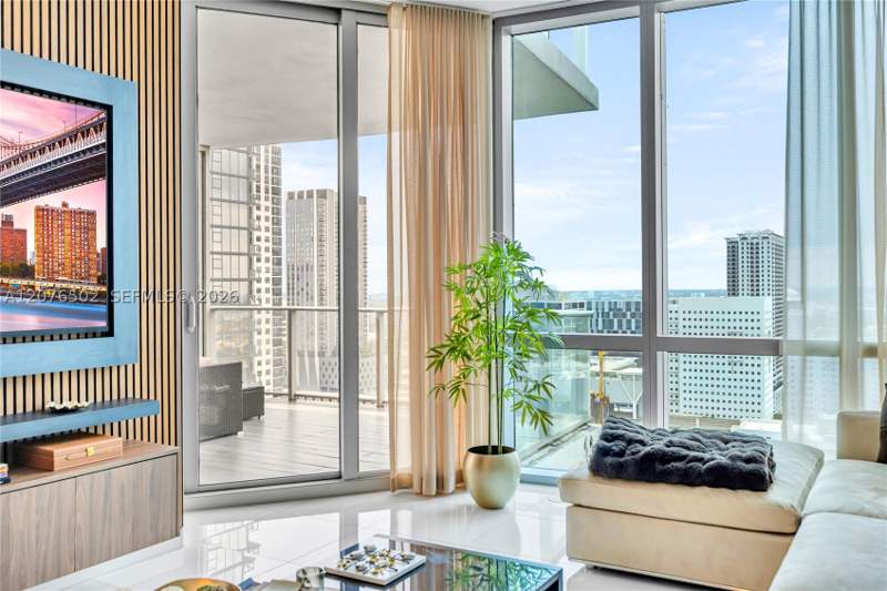 2 bedroom Condominium at 851 NE 1st Ave 2408, Paramount Miami Worldcent, Miami — photo 4