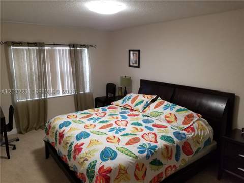 8290 Lake Dr 440, Doral FL - photo 6 of 9