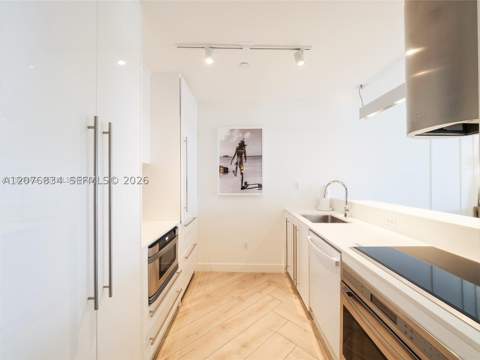 2201 Collins Ave 428, Miami Beach FL - photo 6 of 21