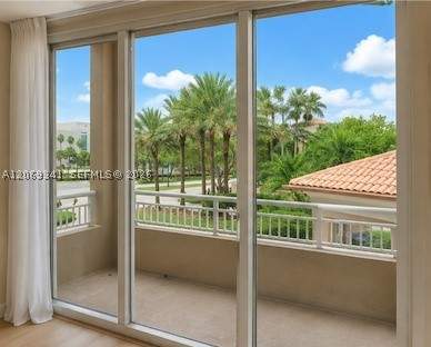 2 bedroom Condominium at 19501 W Country Club Dr 210, Turnberry On The Green Co, Aventura — photo 2