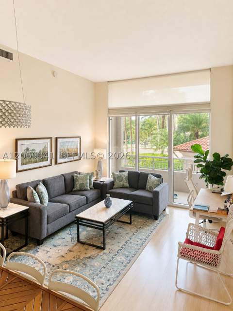 19501 W Country Club Dr 210, Aventura FL - photo 6 of 14