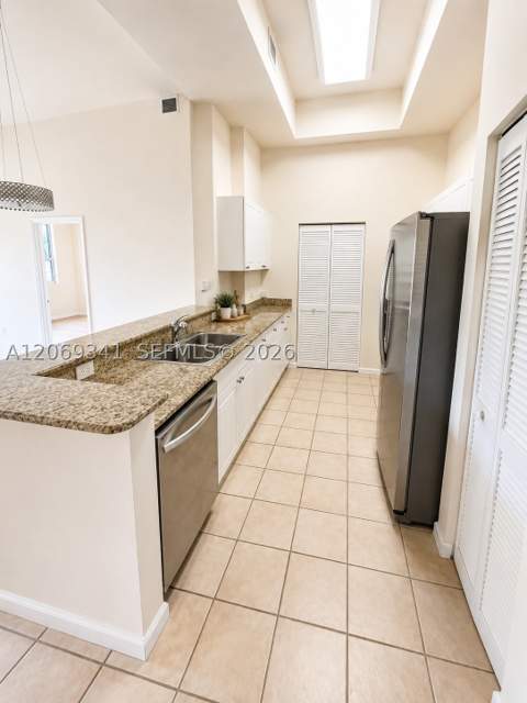 19501 W Country Club Dr 210, Aventura FL - photo 7 of 14