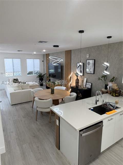 10300 NW 66th St, Doral FL - photo 7 of 72