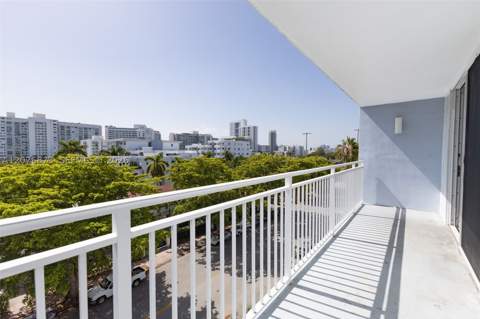 1045 10th St 604, Miami Beach FL - photo 10 of 41