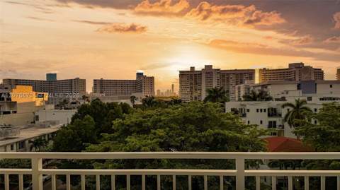 1045 10th St 604, Miami Beach FL - photo 11 of 41