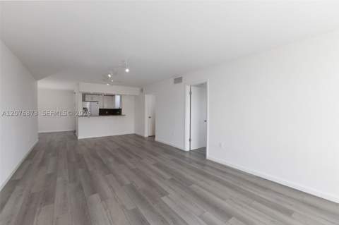 1045 10th St 604, Miami Beach FL - photo 12 of 41