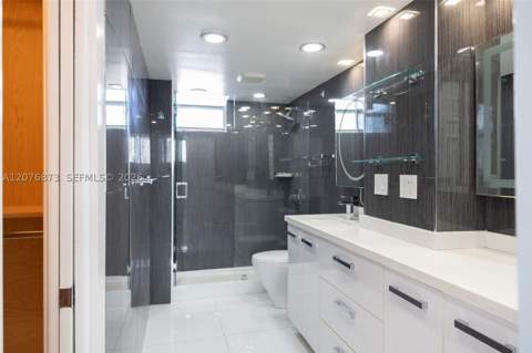 1045 10th St 604, Miami Beach FL - photo 16 of 41