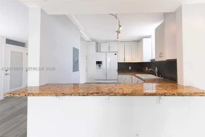 1 bedroom Condominium at 1045 10th St 604, The Park Gardens Condo, Miami Beach — photo 4
