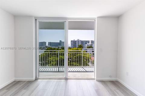 1045 10th St 604, Miami Beach FL - photo 7 of 41