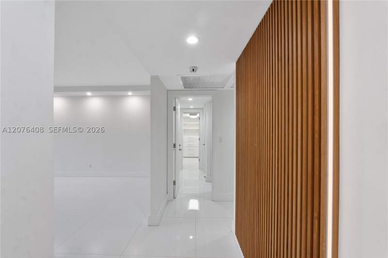 2 bedroom Condominium at 90 Edgewater Dr 104, Gables Waterway Towers Co, Coral Gables — photo 2