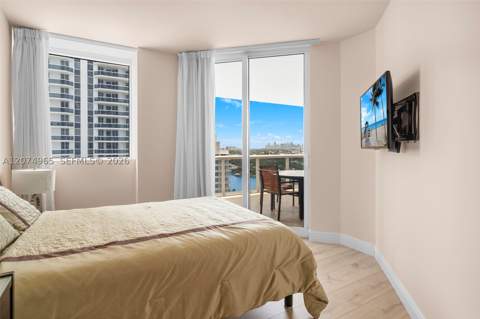 4779 Collins Ave 1804, Miami Beach FL - photo 16 of 44