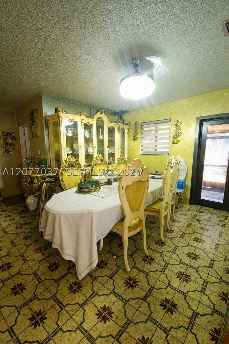 3 bedroom SingleFamilyResidence at 8210 NW 34th Ave, Greenville Manor, Miami — photo 4