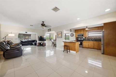 9500 Cutler Ridge Dr, Cutler Bay FL - photo 17 of 45