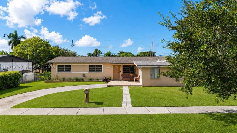 3 bedroom SingleFamilyResidence at 9500 Cutler Ridge Dr, Cutler Ridge Sec 5, Cutler Bay — photo 2