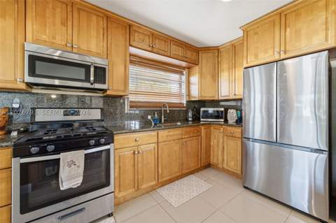 9500 Cutler Ridge Dr, Cutler Bay FL - photo 24 of 45