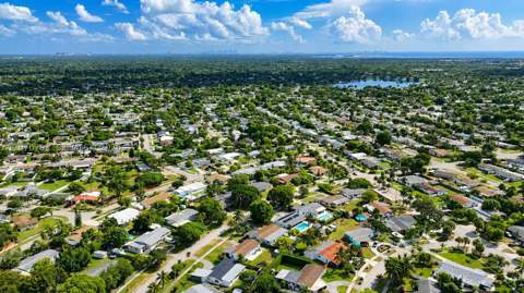 9500 Cutler Ridge Dr, Cutler Bay FL - photo 8 of 45
