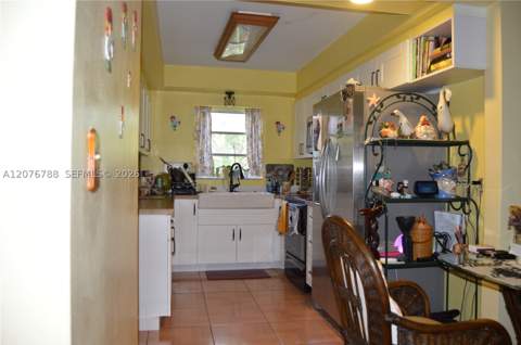 11429 NE 11th Pl, Biscayne Park FL - photo 16 of 17