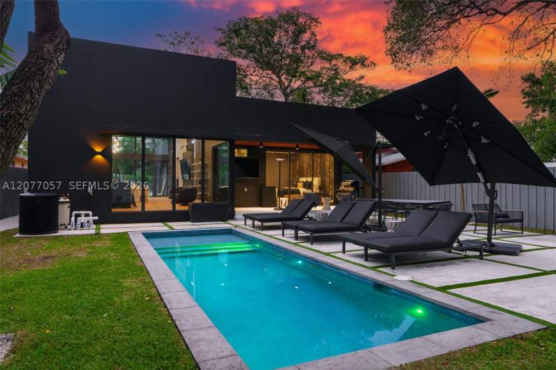 5 bedroom SingleFamilyResidence at 400 NW 49th St, Buena Vista Heights Exten, Miami — photo 3