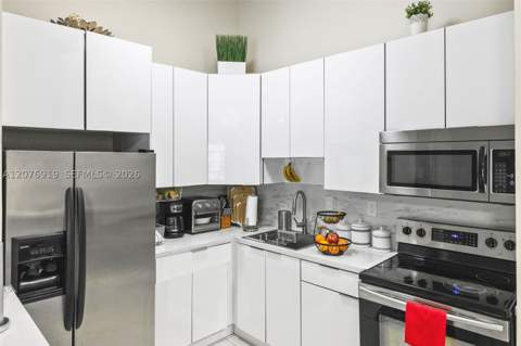 827 NE 199th St 206, Miami FL - photo 13 of 34