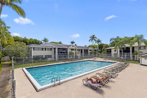 827 NE 199th St 206, Miami FL - photo 17 of 34