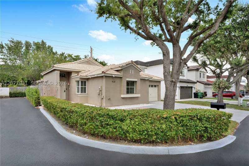 3 bedroom SingleFamilyResidence at 11491 SW 72nd Ter, Poinciana At Chestnut Ran, Miami — photo 2
