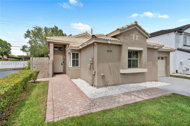 3 bedroom SingleFamilyResidence at 11491 SW 72nd Ter, Poinciana At Chestnut Ran, Miami — photo 4