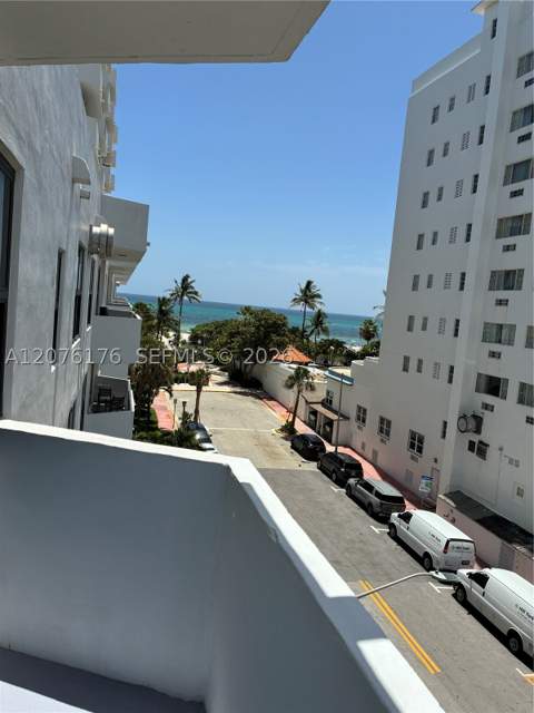 4301 Collins Ave 402, Miami Beach FL - photo 10 of 12