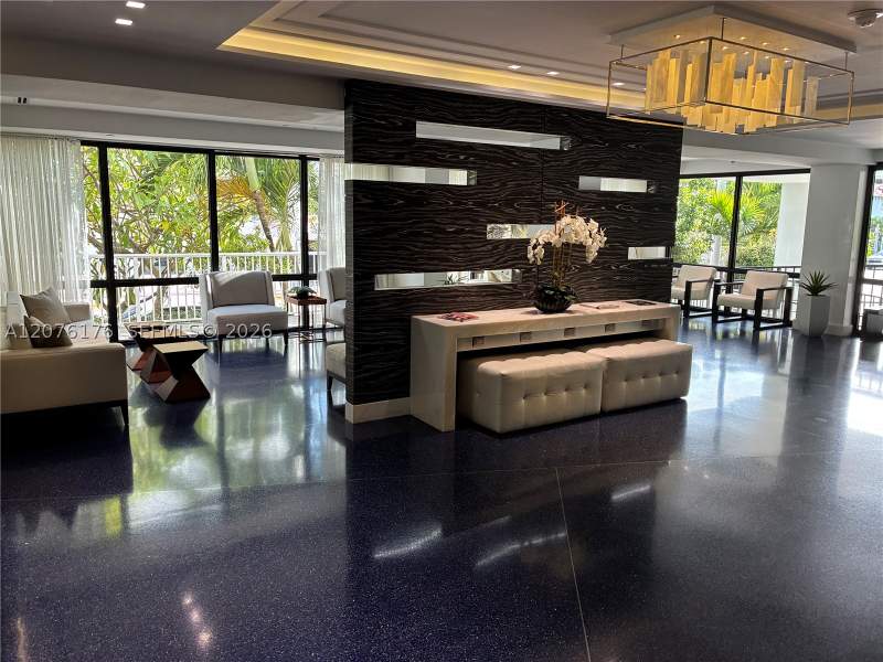 2 bedroom Condominium at 4301 Collins Ave 402, Vendome Place Condo, Miami Beach — photo 2