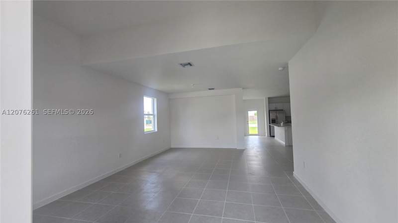5 bedroom SingleFamilyResidence at 2475 SE 29th Dr, Keys Gate Subdivision, Homestead — photo 3